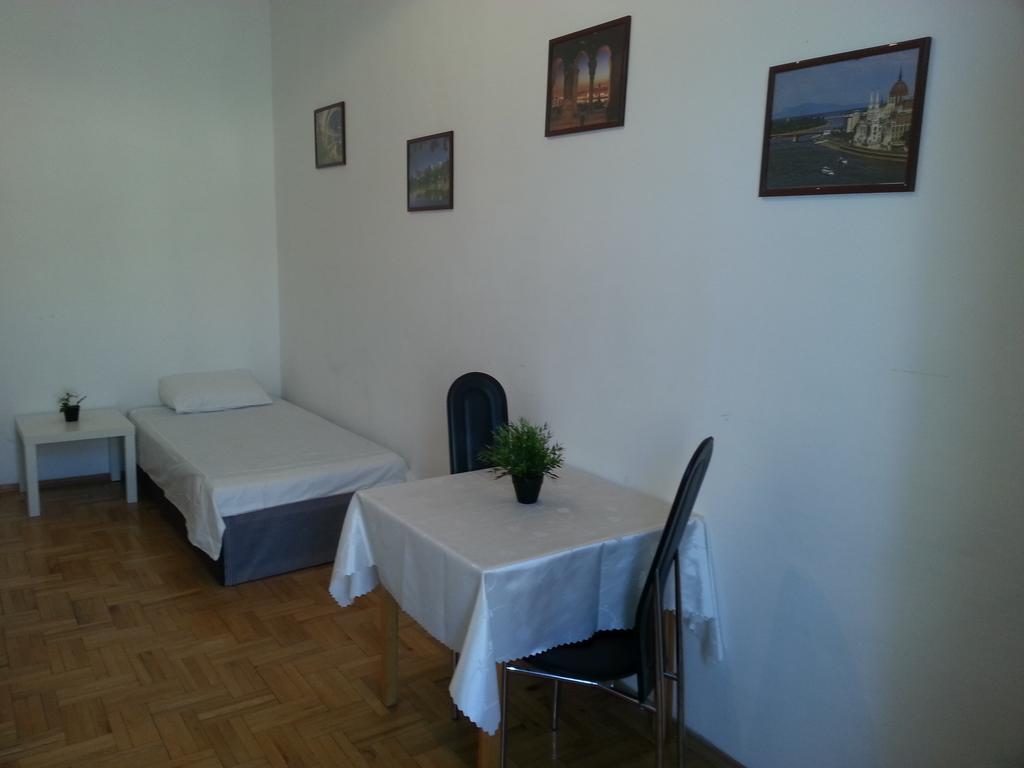 Caterina Private Rooms And Apartments Βουδαπέστη Εξωτερικό φωτογραφία