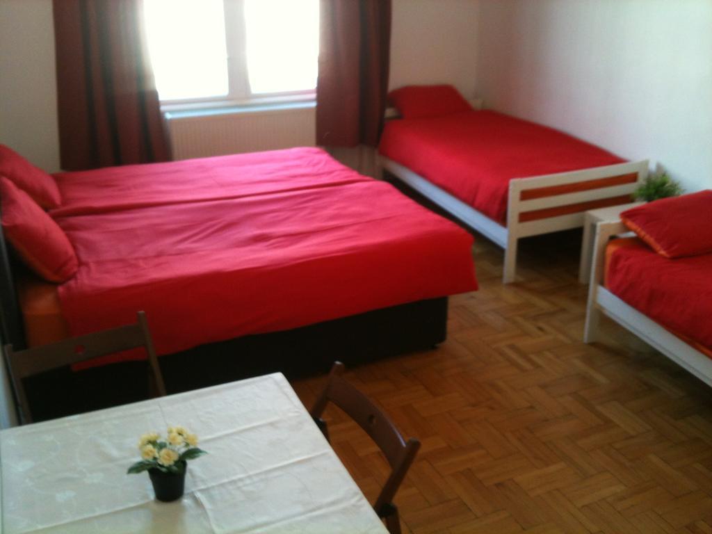 Caterina Private Rooms And Apartments Βουδαπέστη Δωμάτιο φωτογραφία