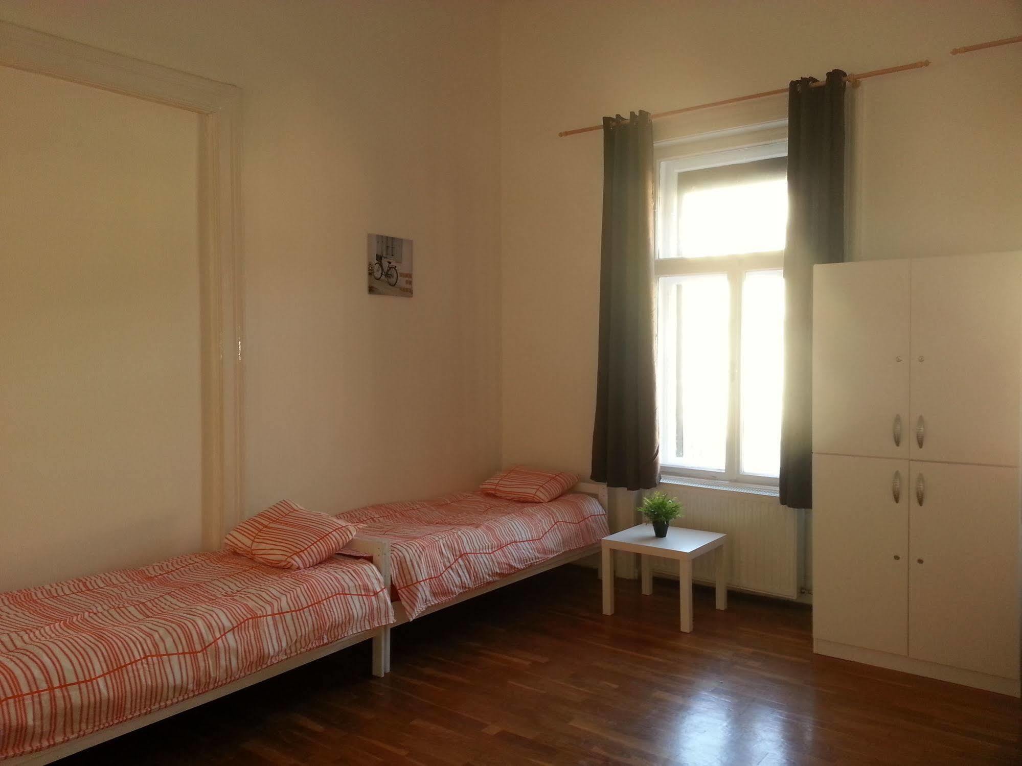 Caterina Private Rooms And Apartments Βουδαπέστη Εξωτερικό φωτογραφία