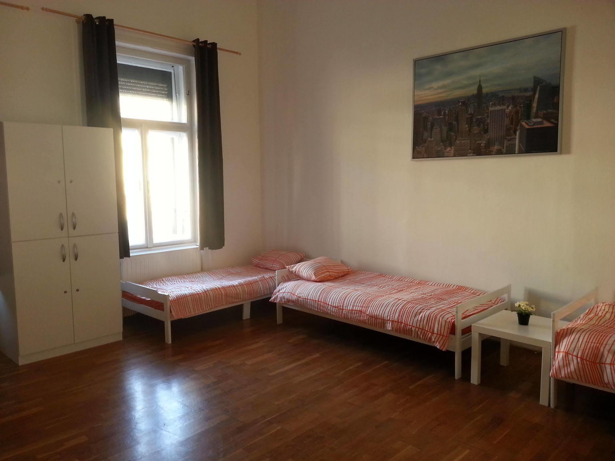 Caterina Private Rooms And Apartments Βουδαπέστη Εξωτερικό φωτογραφία